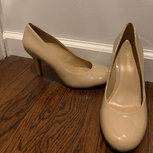 Kelly and katy nude pumps